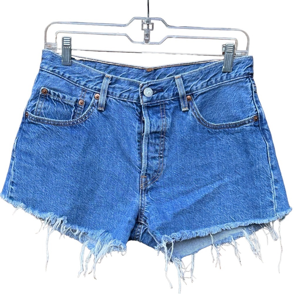LEVI’S cut off distressed denim shorts sz 27